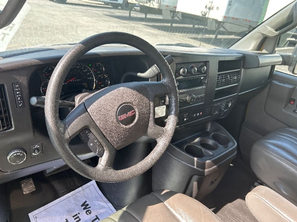 Light Duty Box Truck-Light and Medium Duty Trucks-GMC-2022-Savana G33903-Virginia Beach-VA-84,426\n\t\tmiles-$ 31,500 - Image 17