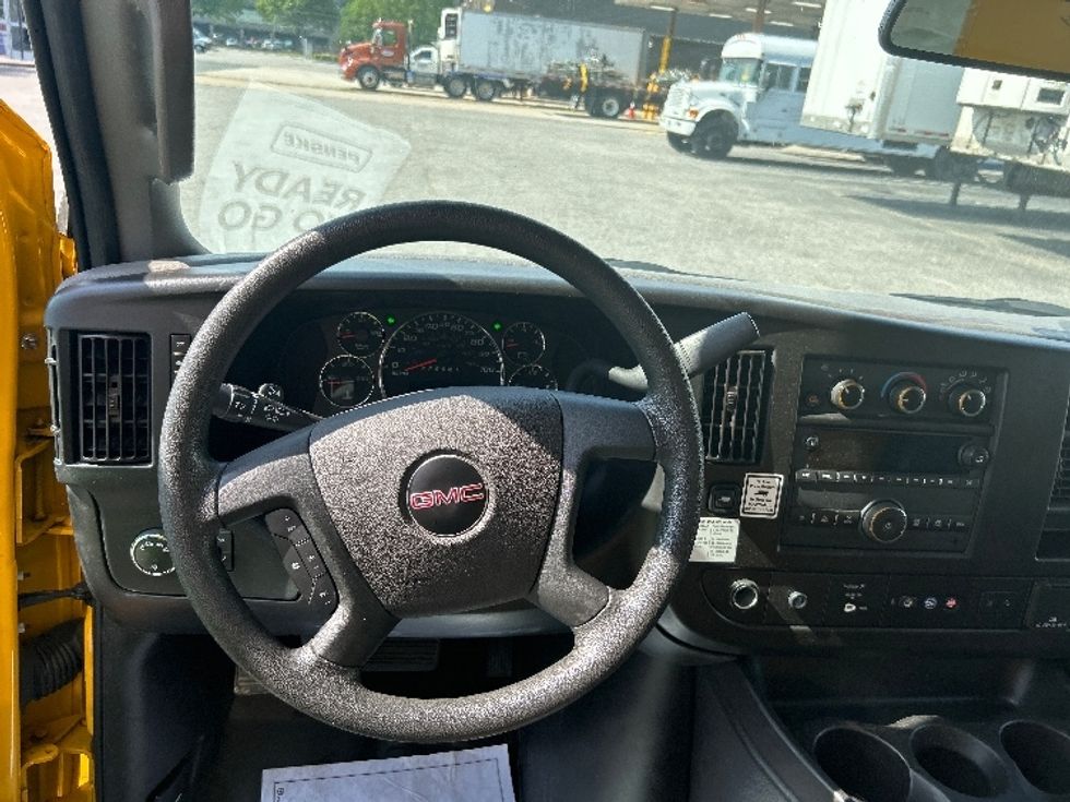 Light Duty Box Truck-Light and Medium Duty Trucks-GMC-2022-Savana G33903-Virginia Beach-VA-84,426\n\t\tmiles-$ 31,500 - Image 18