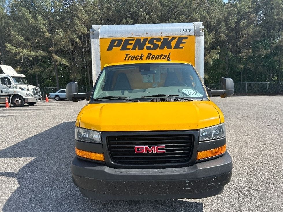 Light Duty Box Truck-Light and Medium Duty Trucks-GMC-2022-Savana G33903-Virginia Beach-VA-84,426\n\t\tmiles-$ 31,500 - Image 2