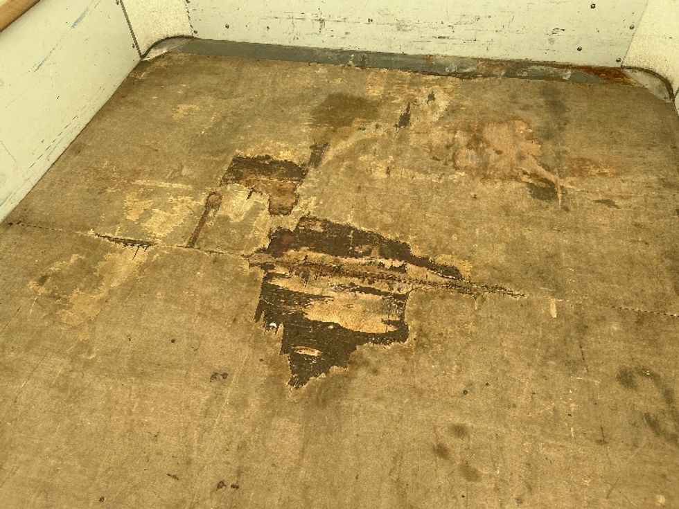 Light Duty Box Truck-Light and Medium Duty Trucks-GMC-2022-Savana G33903-Virginia Beach-VA-84,426\n\t\tmiles-$ 31,500 - Image 26