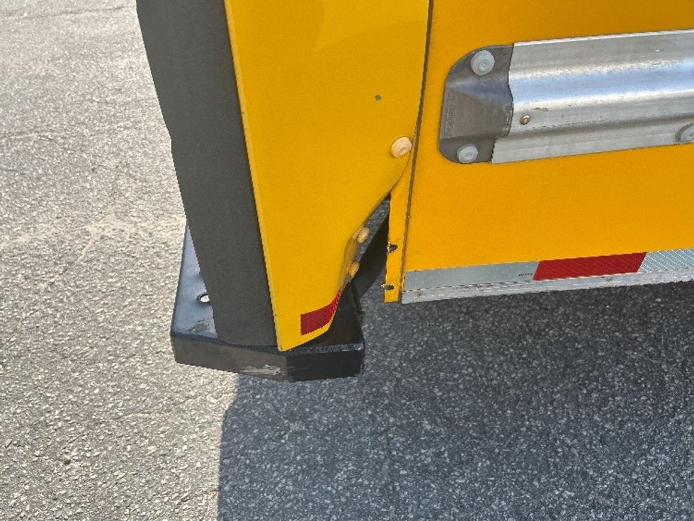 Light Duty Box Truck-Light and Medium Duty Trucks-GMC-2022-Savana G33903-Virginia Beach-VA-84,426\n\t\tmiles-$ 31,500 - Image 27