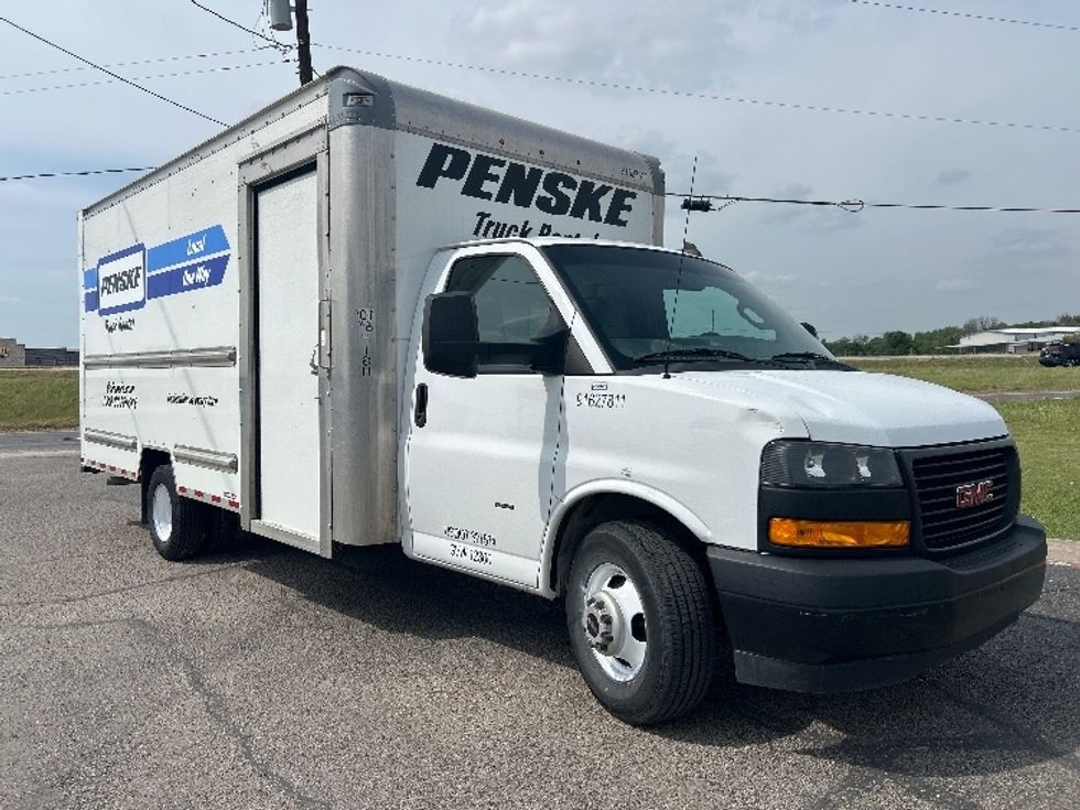 Light Duty Box Truck-Light and Medium Duty Trucks-GMC-2022-Savana G33903-Waco-TX-45,203\n\t\tmiles-$ 40,500 - Image 1