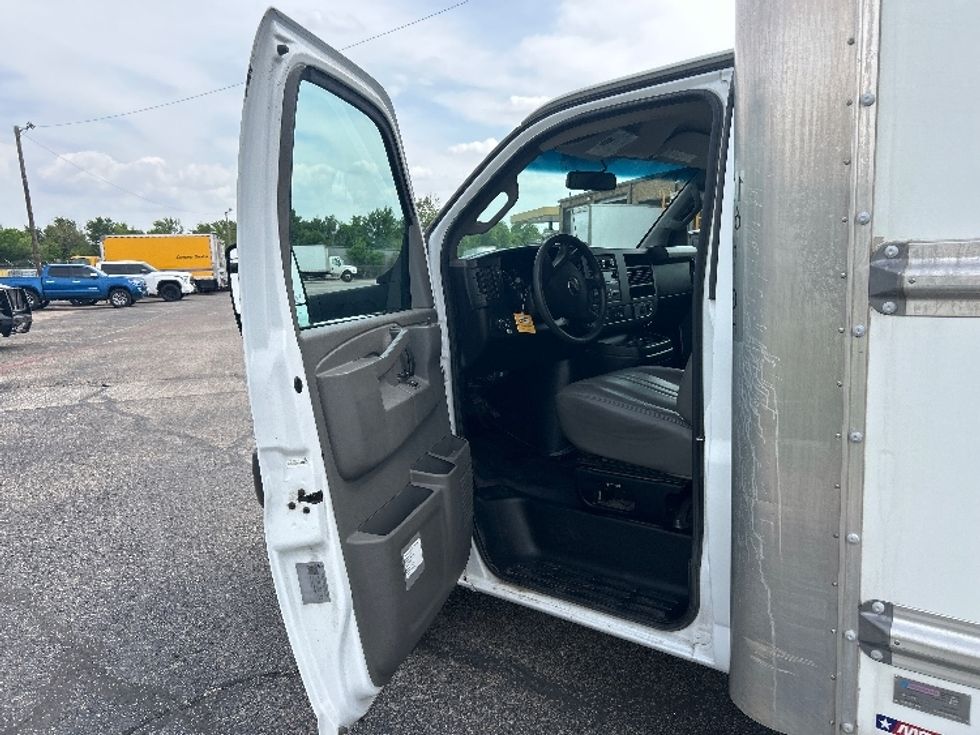 Light Duty Box Truck-Light and Medium Duty Trucks-GMC-2022-Savana G33903-Waco-TX-45,203\n\t\tmiles-$ 40,500 - Image 16