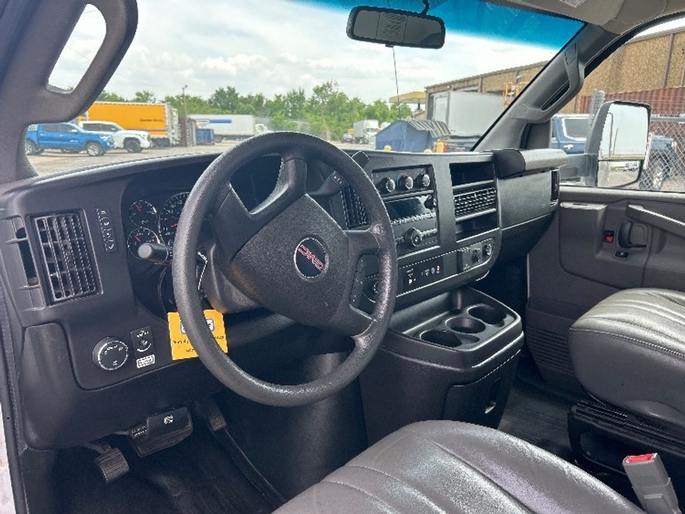 Light Duty Box Truck-Light and Medium Duty Trucks-GMC-2022-Savana G33903-Waco-TX-45,203\n\t\tmiles-$ 40,500 - Image 17