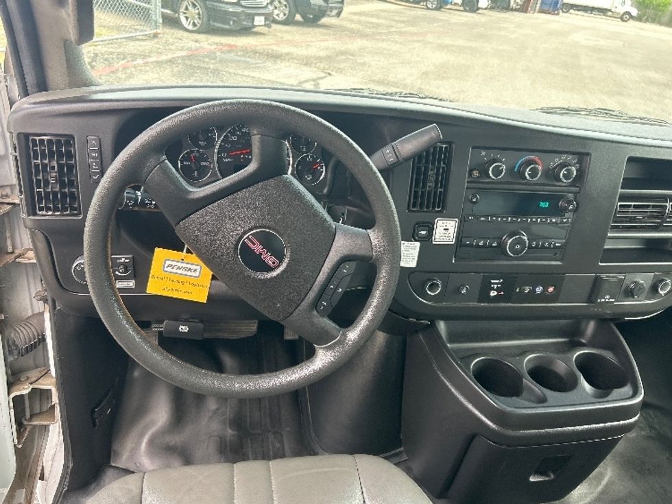 Light Duty Box Truck-Light and Medium Duty Trucks-GMC-2022-Savana G33903-Waco-TX-45,203\n\t\tmiles-$ 40,500 - Image 18