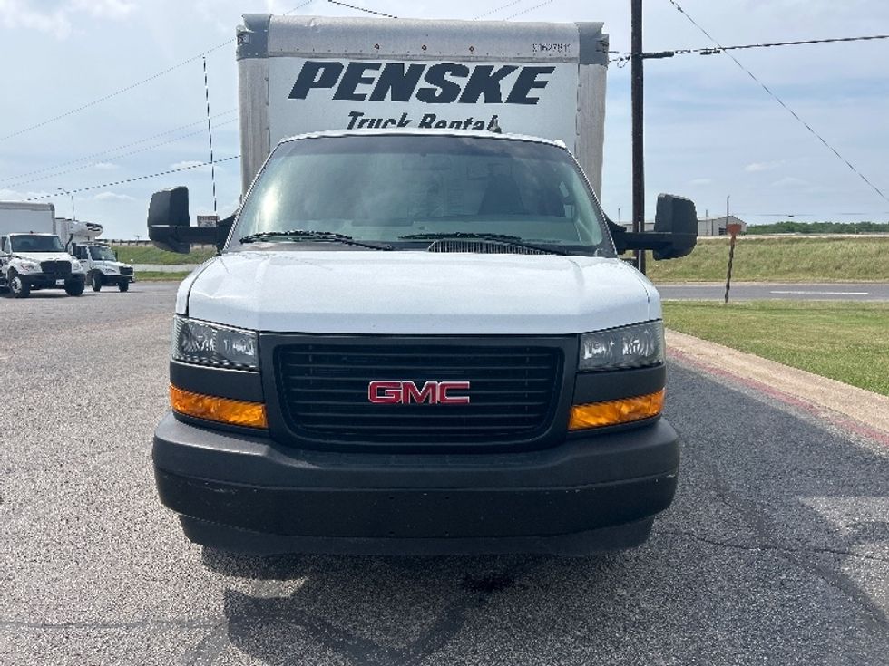 Light Duty Box Truck-Light and Medium Duty Trucks-GMC-2022-Savana G33903-Waco-TX-45,203\n\t\tmiles-$ 40,500 - Image 2
