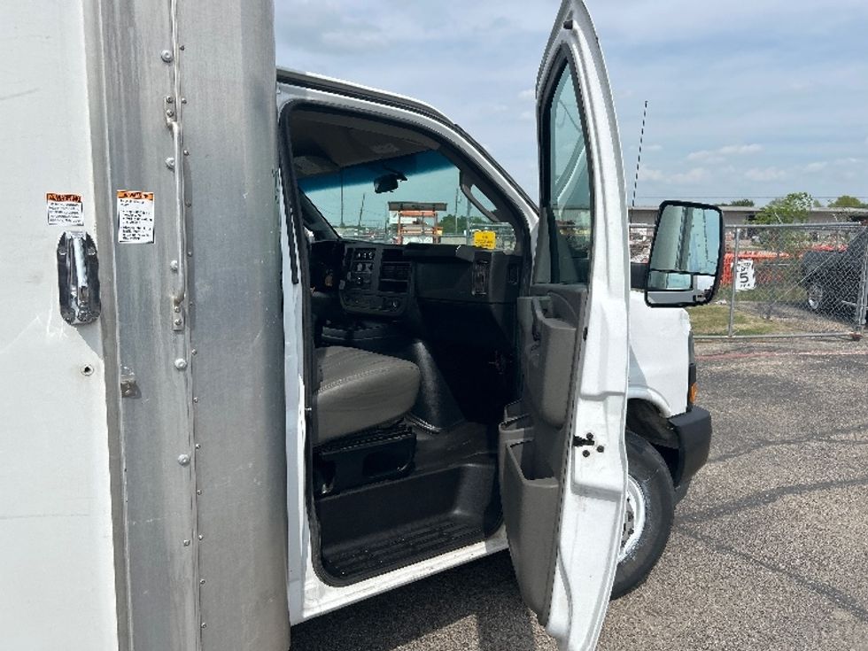 Light Duty Box Truck-Light and Medium Duty Trucks-GMC-2022-Savana G33903-Waco-TX-45,203\n\t\tmiles-$ 40,500 - Image 20