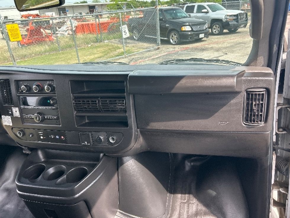 Light Duty Box Truck-Light and Medium Duty Trucks-GMC-2022-Savana G33903-Waco-TX-45,203\n\t\tmiles-$ 40,500 - Image 21