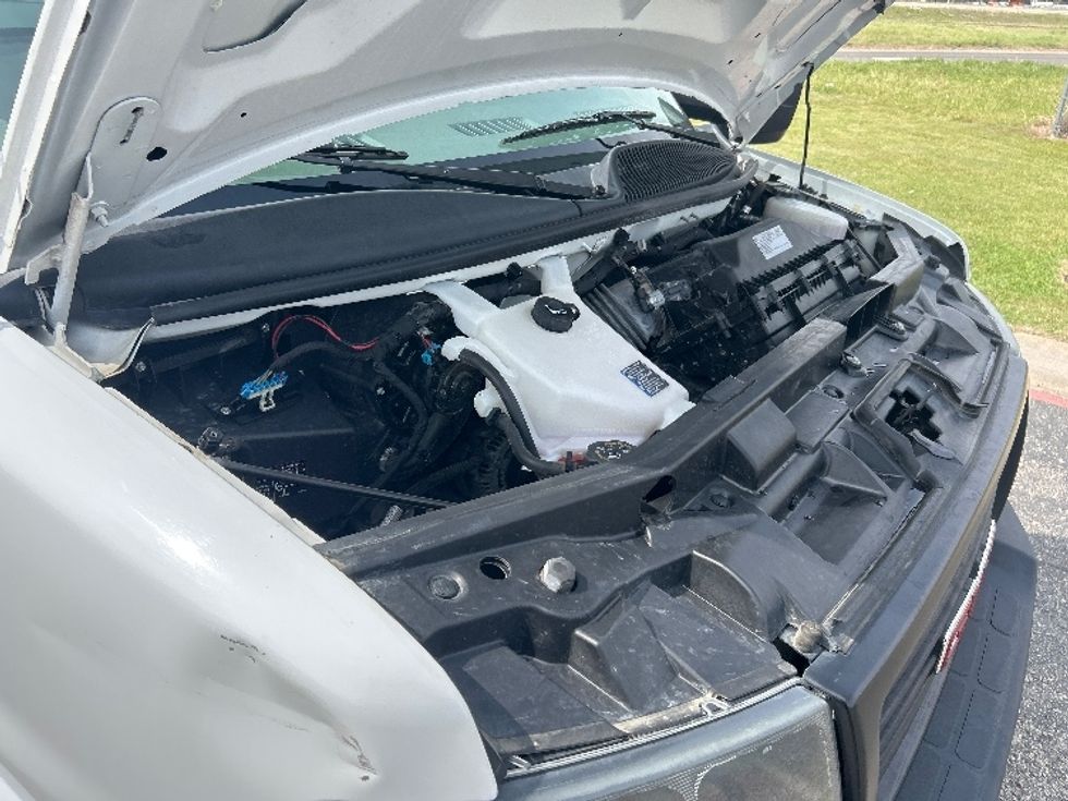 Light Duty Box Truck-Light and Medium Duty Trucks-GMC-2022-Savana G33903-Waco-TX-45,203\n\t\tmiles-$ 40,500 - Image 23