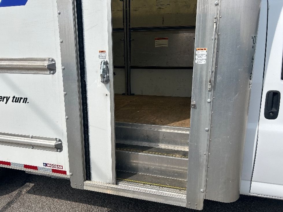 Light Duty Box Truck-Light and Medium Duty Trucks-GMC-2022-Savana G33903-Waco-TX-45,203\n\t\tmiles-$ 40,500 - Image 25