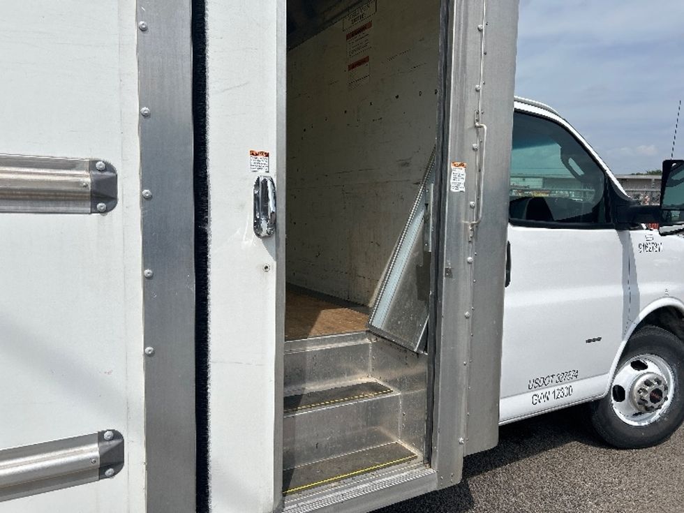 Light Duty Box Truck-Light and Medium Duty Trucks-GMC-2022-Savana G33903-Waco-TX-45,203\n\t\tmiles-$ 40,500 - Image 26