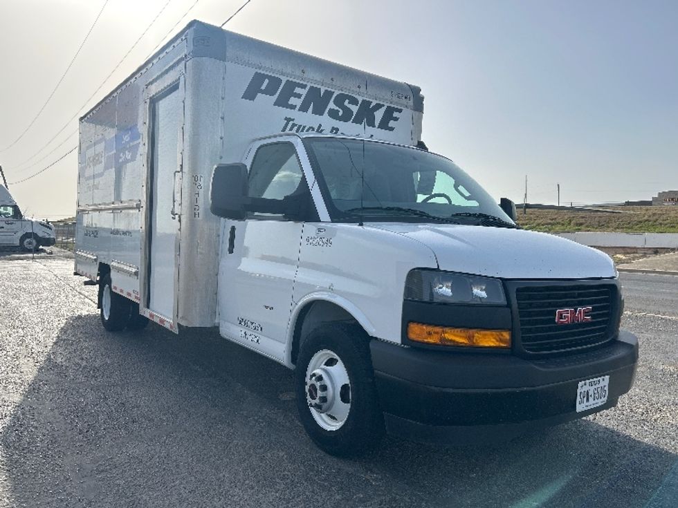 Light Duty Box Truck-Light and Medium Duty Trucks-GMC-2022-Savana G33903-Waco-TX-59,834\n\t\tmiles-$ 40,250 - Image 1