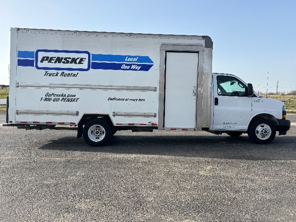 Light Duty Box Truck-Light and Medium Duty Trucks-GMC-2022-Savana G33903-Waco-TX-59,834\n\t\tmiles-$ 40,250 - Image 15