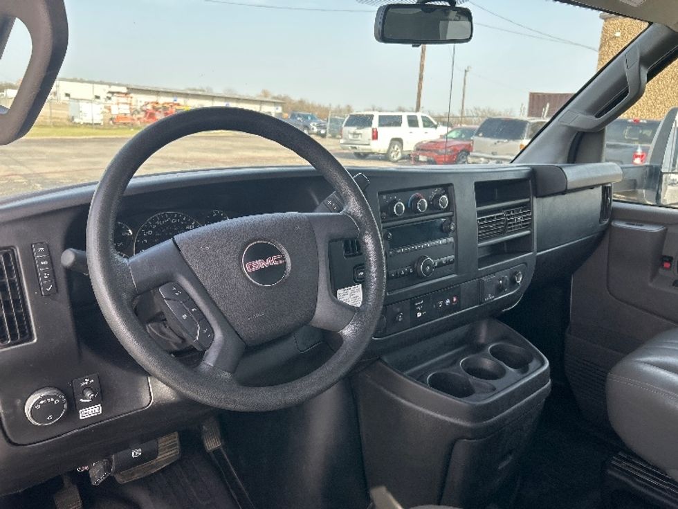 Light Duty Box Truck-Light and Medium Duty Trucks-GMC-2022-Savana G33903-Waco-TX-59,834\n\t\tmiles-$ 40,250 - Image 17