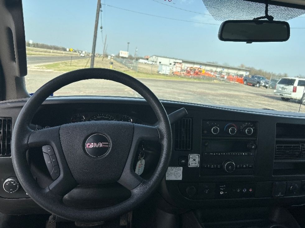 Light Duty Box Truck-Light and Medium Duty Trucks-GMC-2022-Savana G33903-Waco-TX-59,834\n\t\tmiles-$ 40,250 - Image 18