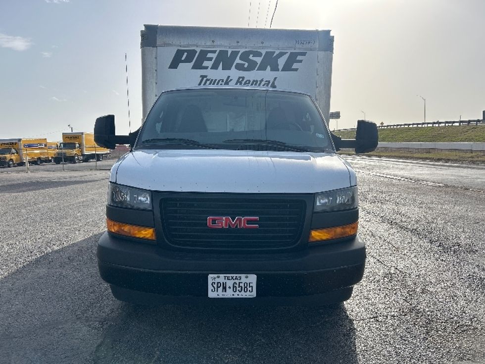 Light Duty Box Truck-Light and Medium Duty Trucks-GMC-2022-Savana G33903-Waco-TX-59,834\n\t\tmiles-$ 40,250 - Image 2