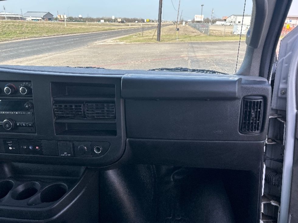 Light Duty Box Truck-Light and Medium Duty Trucks-GMC-2022-Savana G33903-Waco-TX-59,834\n\t\tmiles-$ 40,250 - Image 21