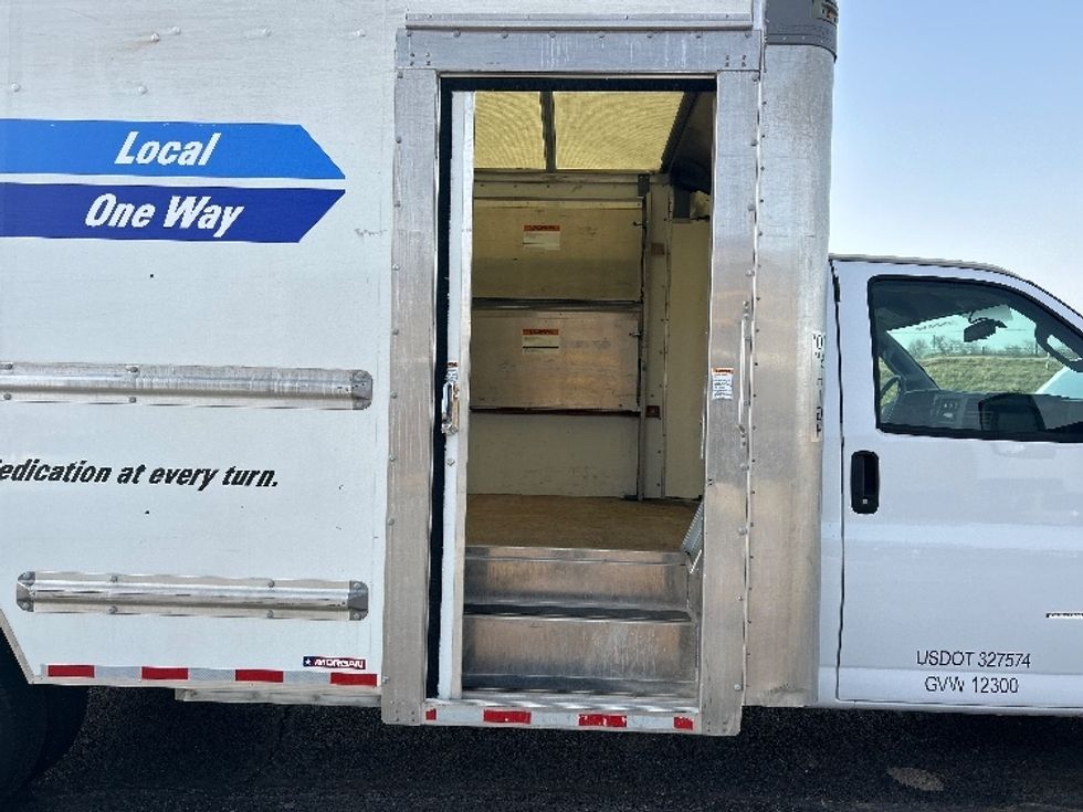Light Duty Box Truck-Light and Medium Duty Trucks-GMC-2022-Savana G33903-Waco-TX-59,834\n\t\tmiles-$ 40,250 - Image 26