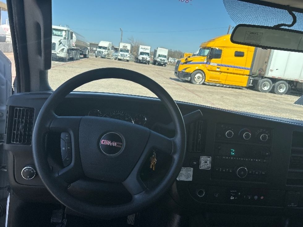 Light Duty Box Truck-Light and Medium Duty Trucks-GMC-2022-Savana G33903-Waco-TX-68,502\n\t\tmiles-$ 39,250 - Image 18