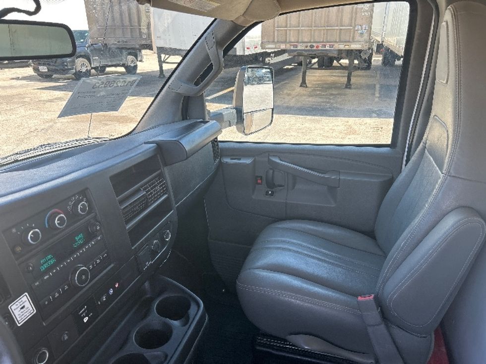 Light Duty Box Truck-Light and Medium Duty Trucks-GMC-2022-Savana G33903-Waco-TX-68,502\n\t\tmiles-$ 39,250 - Image 19