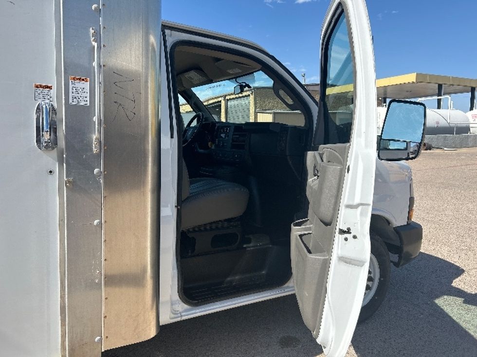 Light Duty Box Truck-Light and Medium Duty Trucks-GMC-2022-Savana G33903-Waco-TX-68,502\n\t\tmiles-$ 39,250 - Image 20