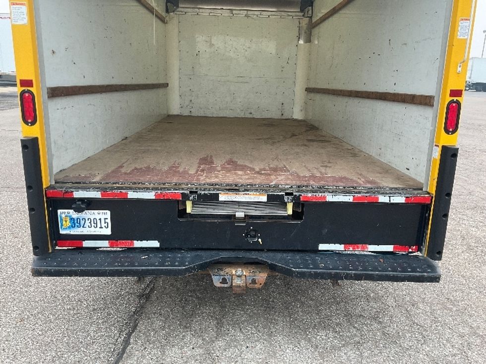 Light Duty Box Truck-Light and Medium Duty Trucks-GMC-2022-Savana G33903-Warren-MI-123,159\n\t\tmiles-$ 24,500 - Image 10