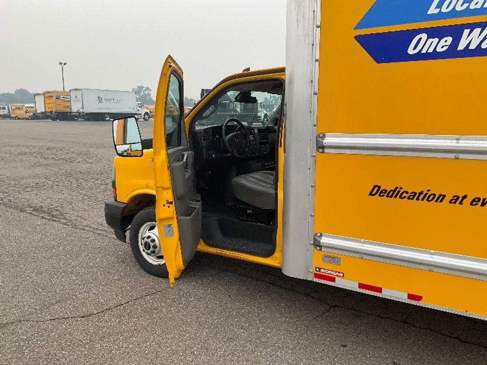 Light Duty Box Truck-Light and Medium Duty Trucks-GMC-2022-Savana G33903-Warren-MI-123,159\n\t\tmiles-$ 24,500 - Image 16