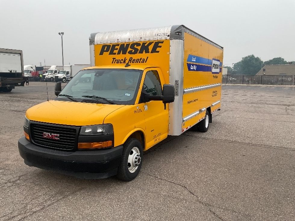 Light Duty Box Truck-Light and Medium Duty Trucks-GMC-2022-Savana G33903-Warren-MI-123,159\n\t\tmiles-$ 24,500 - Image 3