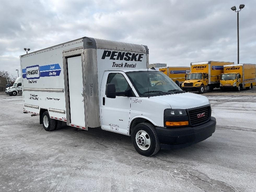 Light Duty Box Truck-Light and Medium Duty Trucks-GMC-2022-Savana G33903-Warren-MI-25,822\n\t\tmiles-$ 48,500 - Image 1