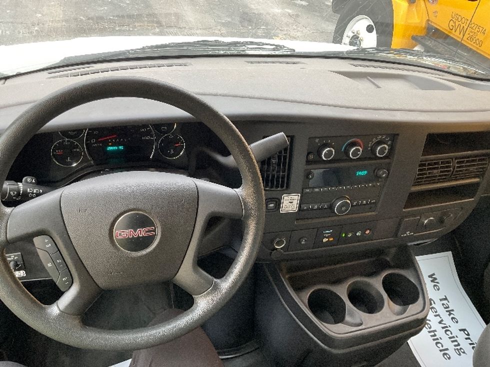 Light Duty Box Truck-Light and Medium Duty Trucks-GMC-2022-Savana G33903-Warren-MI-25,822\n\t\tmiles-$ 48,500 - Image 15