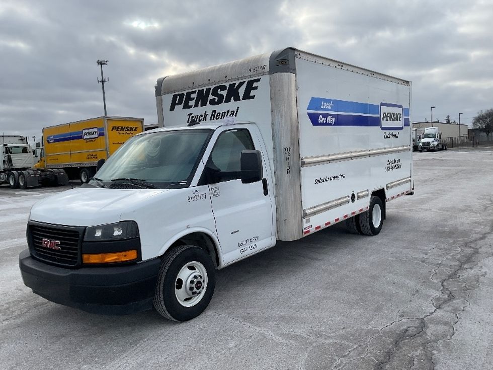 Light Duty Box Truck-Light and Medium Duty Trucks-GMC-2022-Savana G33903-Warren-MI-25,822\n\t\tmiles-$ 48,500 - Image 3