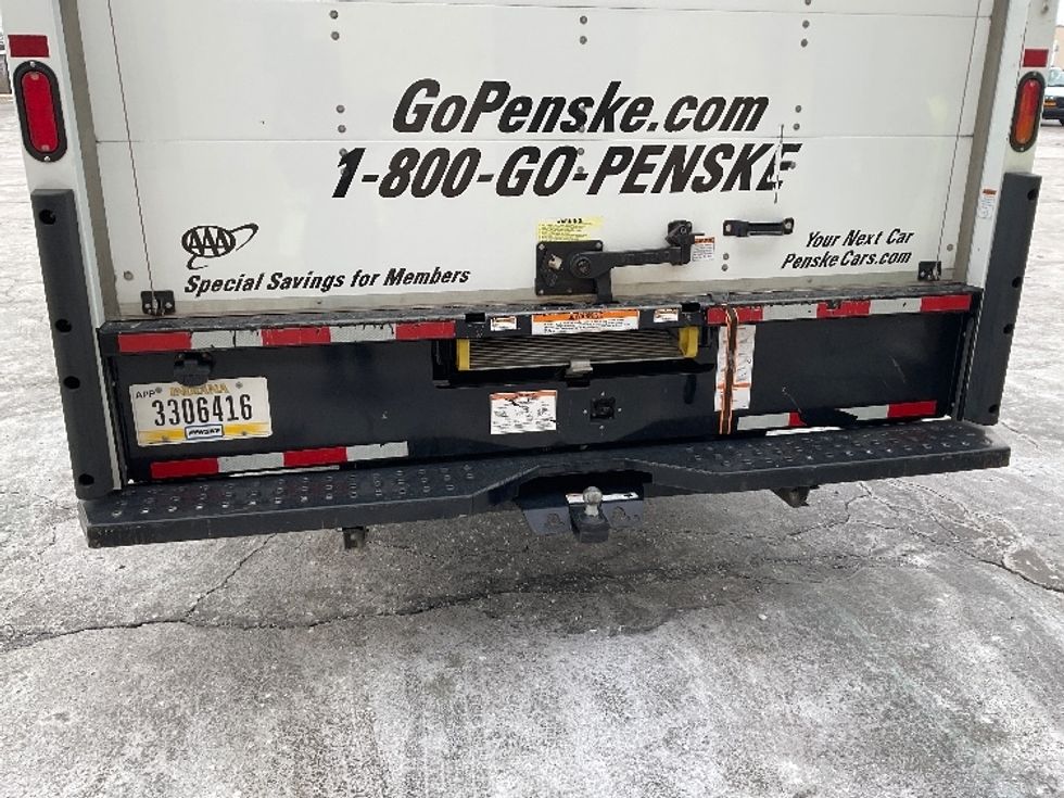 Light Duty Box Truck-Light and Medium Duty Trucks-GMC-2022-Savana G33903-Warren-MI-25,822\n\t\tmiles-$ 48,500 - Image 7