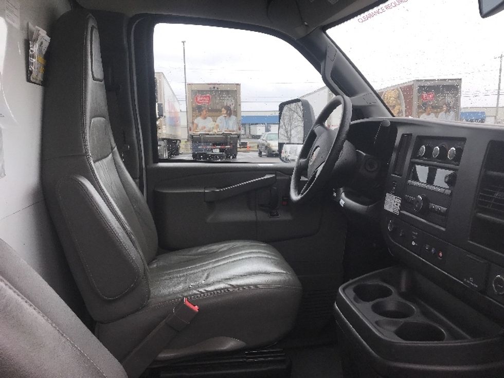 Light Duty Box Truck-Light and Medium Duty Trucks-GMC-2022-Savana G33903-Watertown-NY-35,257\n\t\tmiles-$ 40,500 - Image 22