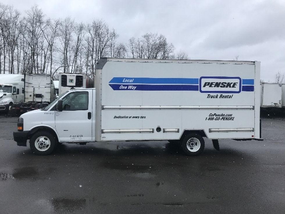 Light Duty Box Truck-Light and Medium Duty Trucks-GMC-2022-Savana G33903-Watertown-NY-35,257\n\t\tmiles-$ 40,500 - Image 4