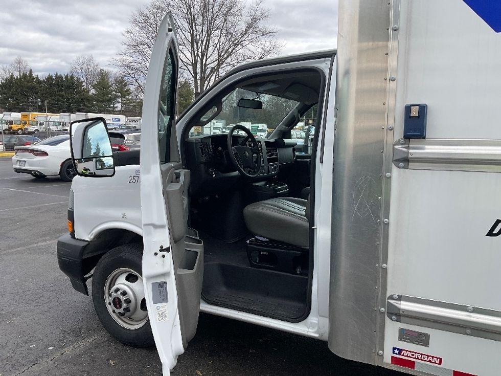 Light Duty Box Truck-Light and Medium Duty Trucks-GMC-2022-Savana G33903-Watertown-NY-37,034\n\t\tmiles-$ 39,500 - Image 15