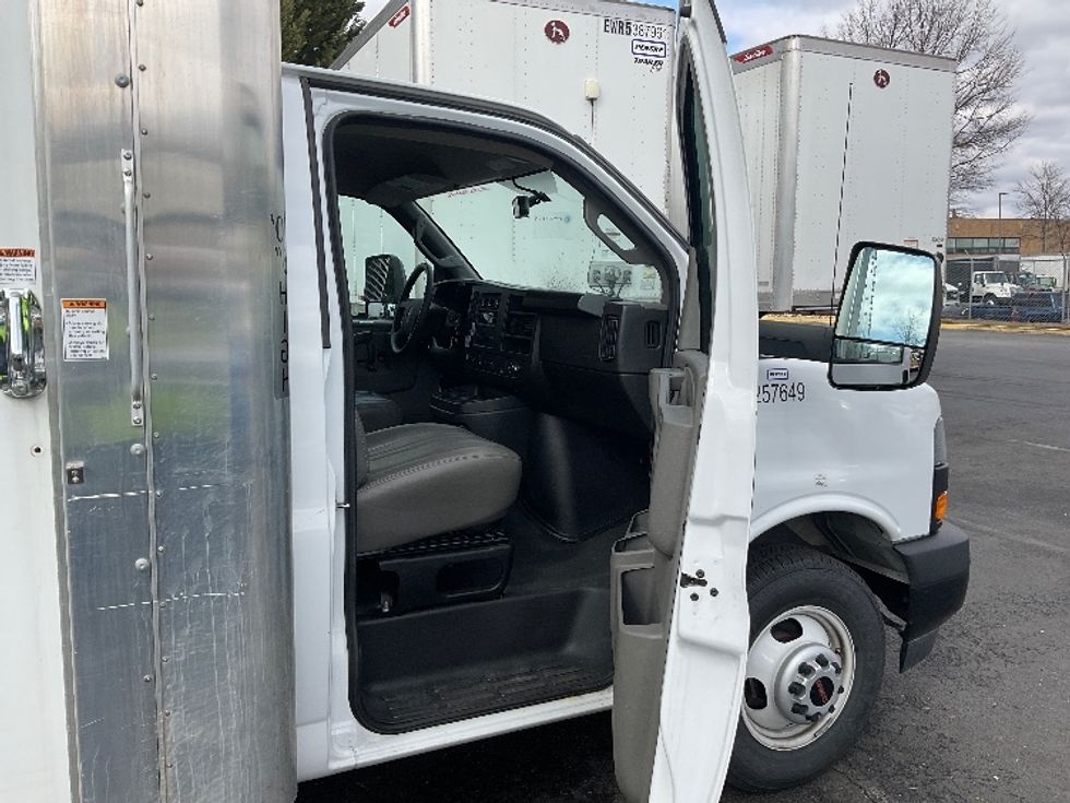 Light Duty Box Truck-Light and Medium Duty Trucks-GMC-2022-Savana G33903-Watertown-NY-37,034\n\t\tmiles-$ 39,500 - Image 19