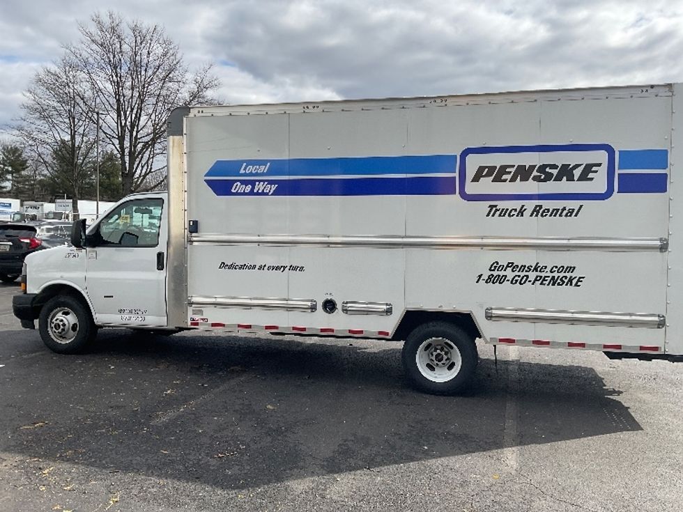 Light Duty Box Truck-Light and Medium Duty Trucks-GMC-2022-Savana G33903-Watertown-NY-37,034\n\t\tmiles-$ 39,500 - Image 4