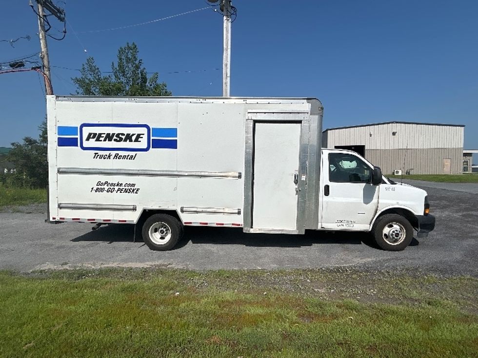 Light Duty Box Truck-Light and Medium Duty Trucks-GMC-2022-Savana G33903-Watertown-NY-80,384\n\t\tmiles-$ 35,000 - Image 15