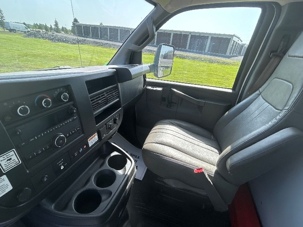Light Duty Box Truck-Light and Medium Duty Trucks-GMC-2022-Savana G33903-Watertown-NY-80,384\n\t\tmiles-$ 35,000 - Image 19