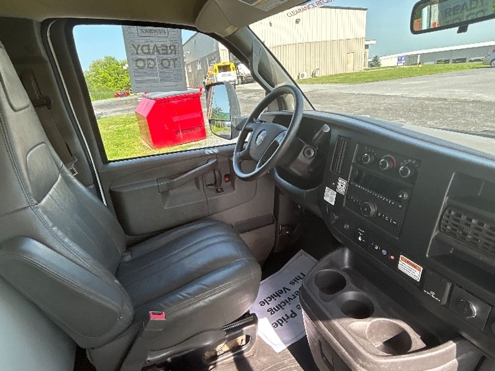 Light Duty Box Truck-Light and Medium Duty Trucks-GMC-2022-Savana G33903-Watertown-NY-80,384\n\t\tmiles-$ 35,000 - Image 22