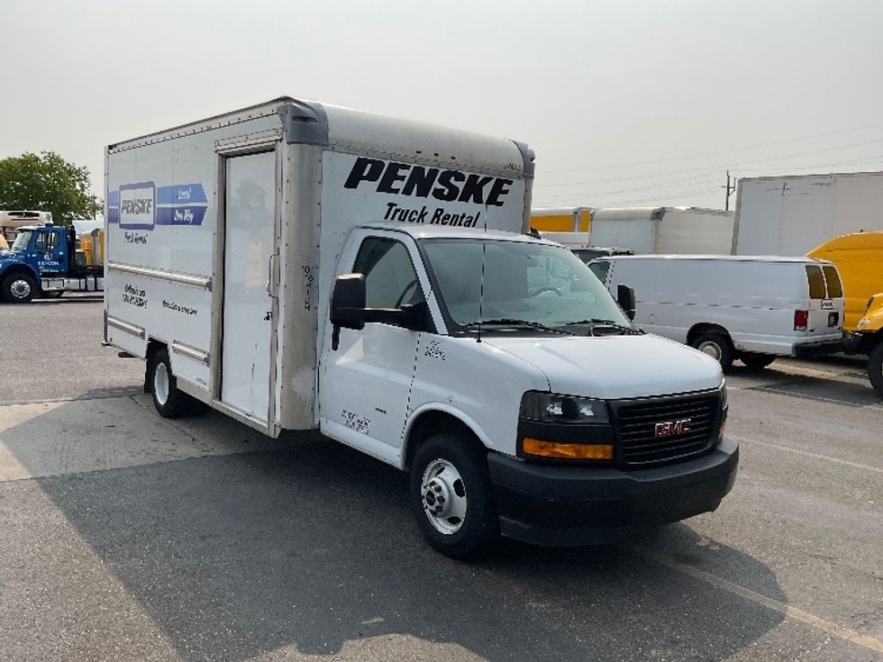 Light Duty Box Truck-Light and Medium Duty Trucks-GMC-2022-Savana G33903-West Babylon-NY-41,956\n\t\tmiles-$ 40,000 - Image 1