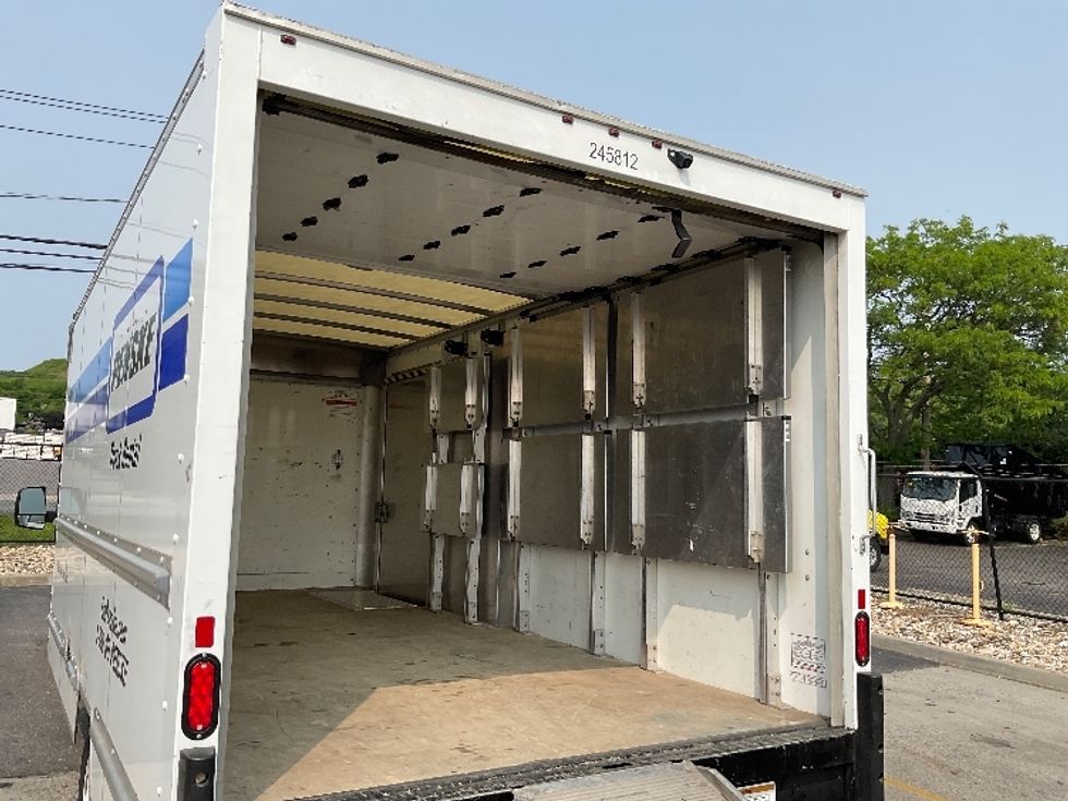 Light Duty Box Truck-Light and Medium Duty Trucks-GMC-2022-Savana G33903-West Babylon-NY-41,956\n\t\tmiles-$ 40,000 - Image 12