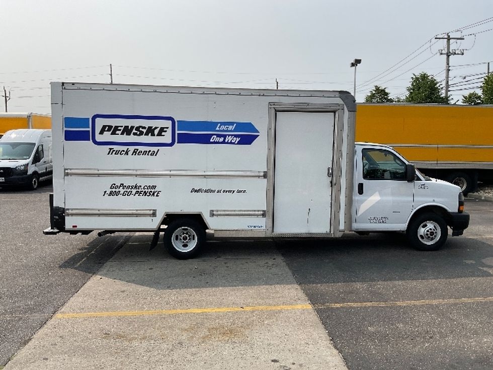 Light Duty Box Truck-Light and Medium Duty Trucks-GMC-2022-Savana G33903-West Babylon-NY-41,956\n\t\tmiles-$ 40,000 - Image 14