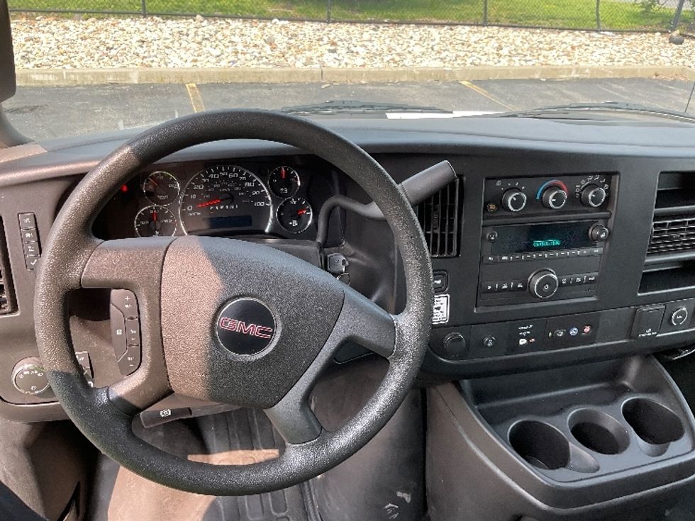 Light Duty Box Truck-Light and Medium Duty Trucks-GMC-2022-Savana G33903-West Babylon-NY-41,956\n\t\tmiles-$ 40,000 - Image 17