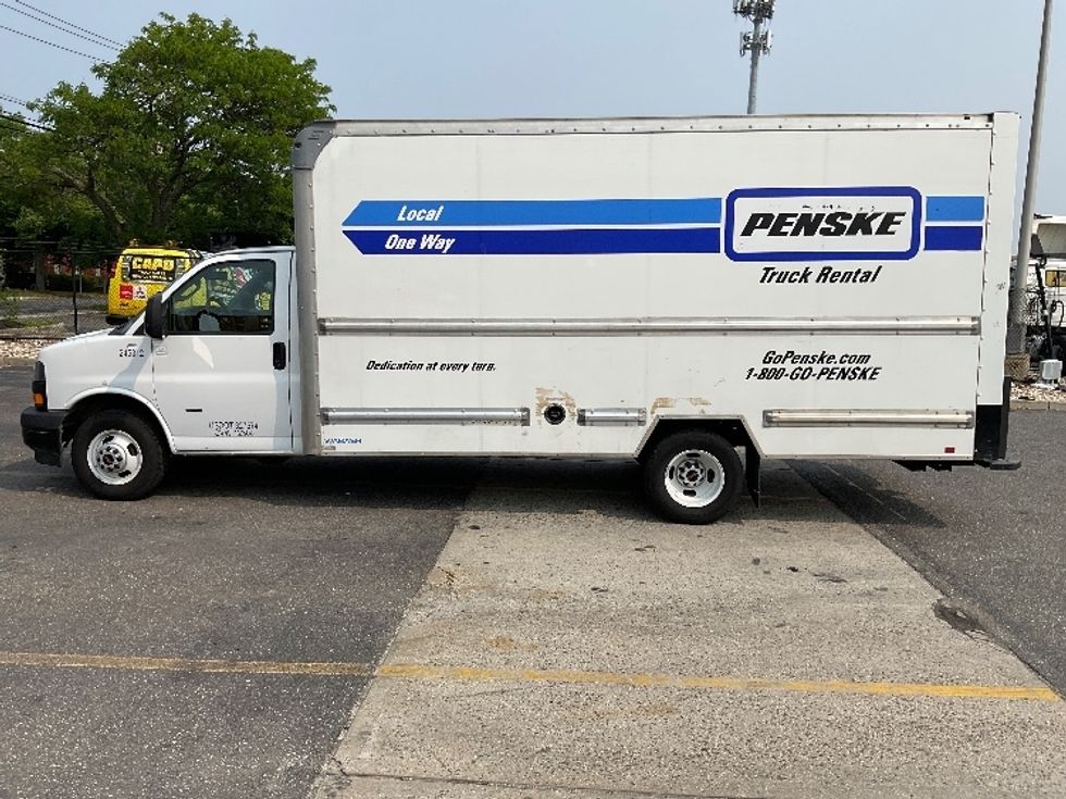 Light Duty Box Truck-Light and Medium Duty Trucks-GMC-2022-Savana G33903-West Babylon-NY-41,956\n\t\tmiles-$ 40,000 - Image 4