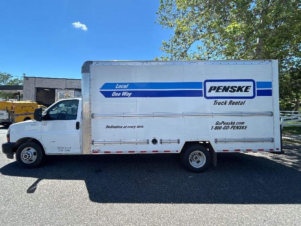 Light Duty Box Truck-Light and Medium Duty Trucks-GMC-2022-Savana G33903-West Babylon-NY-52,653\n\t\tmiles-$ 36,500 - Image 4