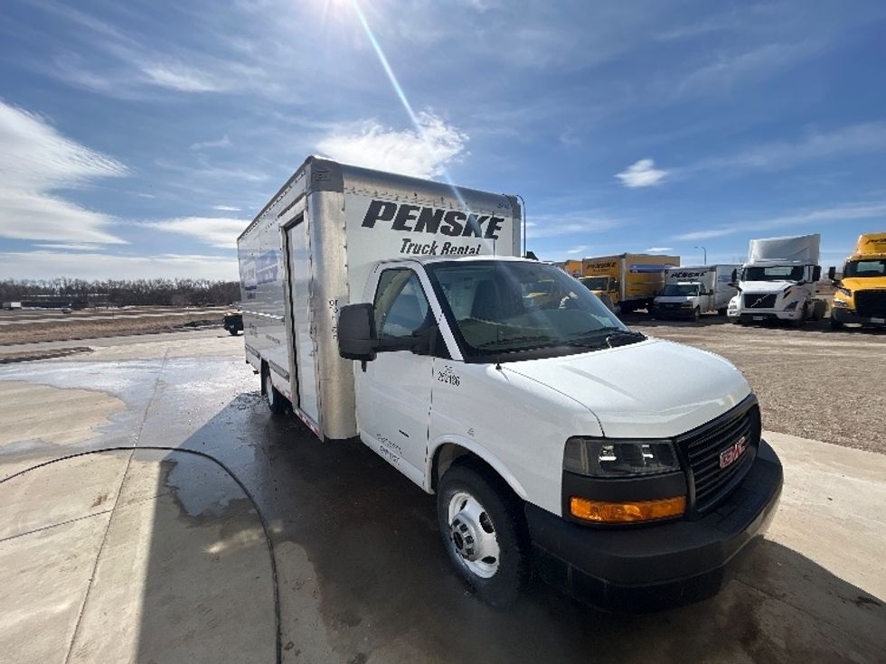 Light Duty Box Truck-Light and Medium Duty Trucks-GMC-2022-Savana G33903-West Fargo-ND-60,555\n\t\tmiles-$ 38,500 - Image 1