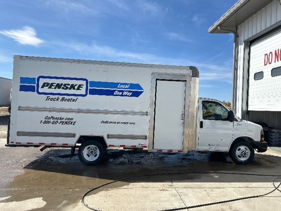 Light Duty Box Truck-Light and Medium Duty Trucks-GMC-2022-Savana G33903-West Fargo-ND-60,555\n\t\tmiles-$ 38,500 - Image 15