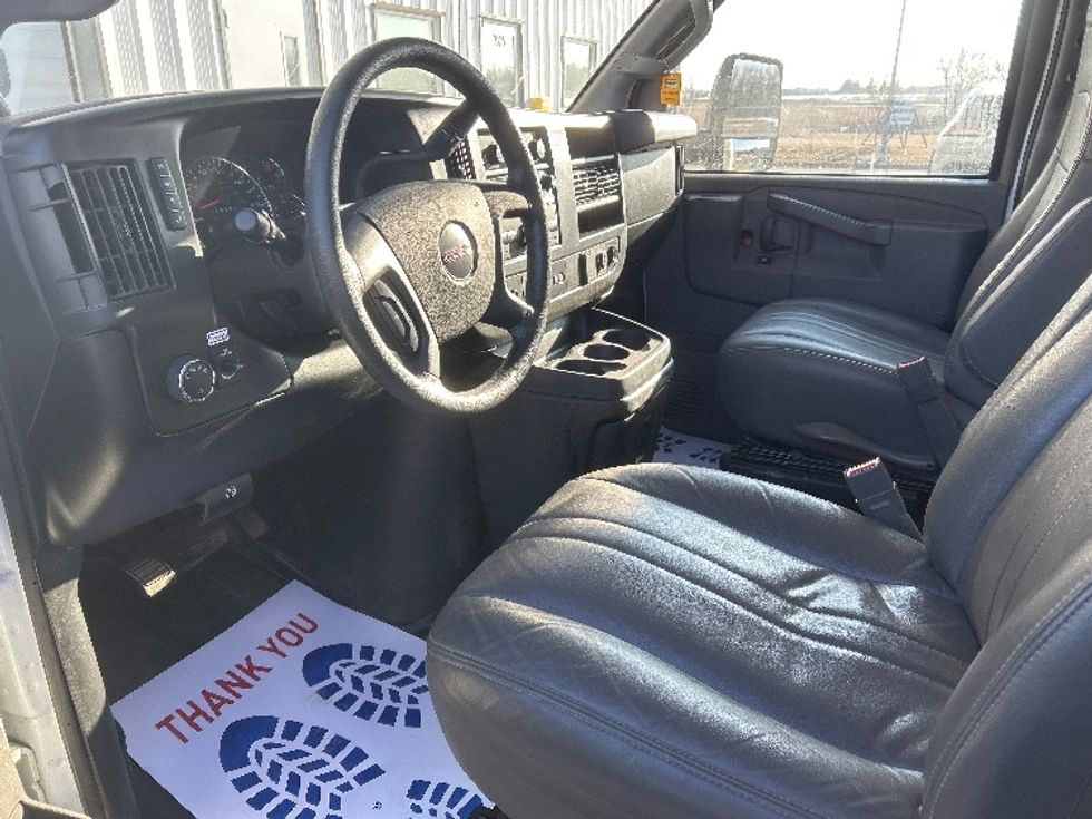 Light Duty Box Truck-Light and Medium Duty Trucks-GMC-2022-Savana G33903-West Fargo-ND-60,555\n\t\tmiles-$ 38,500 - Image 17