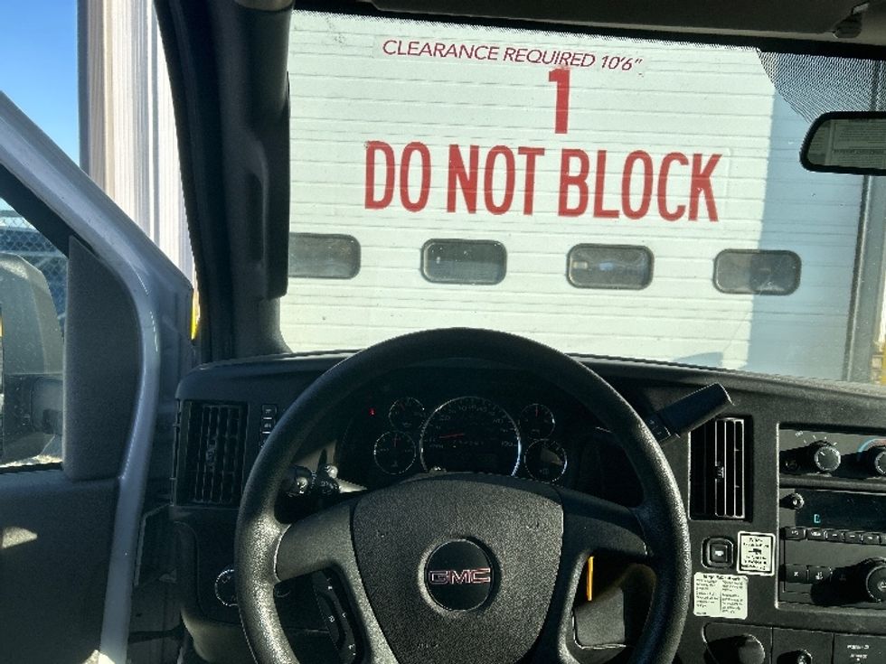 Light Duty Box Truck-Light and Medium Duty Trucks-GMC-2022-Savana G33903-West Fargo-ND-60,555\n\t\tmiles-$ 38,500 - Image 18